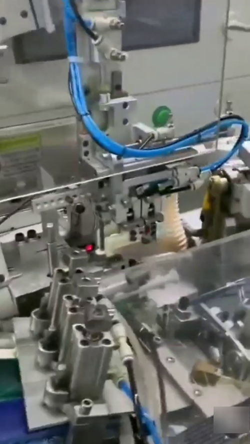 智能设备革新生产力，传统工匠惊叹自动化奇迹